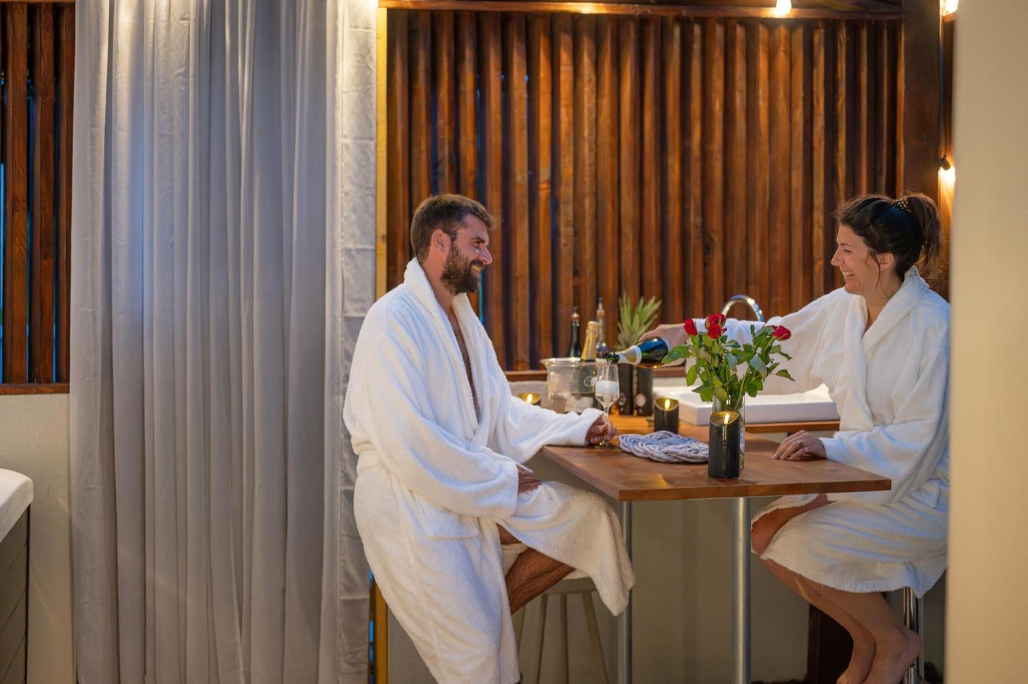 Yanna Lodge, Gite Classe 4 Etoiles Avec Spa Couvert Entierement Arrest Exterior foto